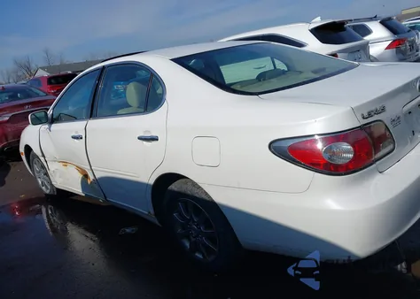 2002 Lexus Es 300 z USA, uszkodzony, nr VIN JTHBF30G820086830